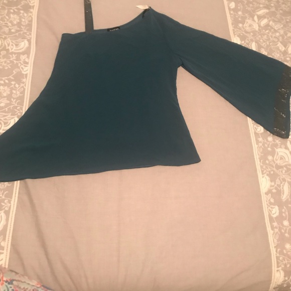 Bebe Top - Picture 2 of 6